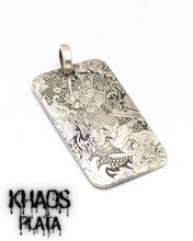 Cargar imagen en el visor de la galería, Colgante placa nipona