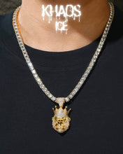 Cargar imagen en el visor de la galería, Colgante gorila rey moissanita.