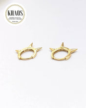 Cargar imagen en el visor de la galería, Aros argolla puntas acabado en oro 18 k par