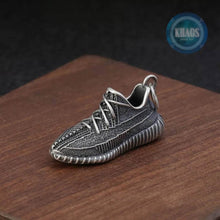 Cargar imagen en el visor de la galería, Colgante ADIDAS yezzy