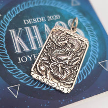 Cargar imagen en el visor de la galería, Medallón Dragón