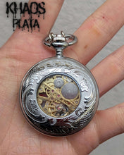 Cargar imagen en el visor de la galería, Reloj Khaos de mano 3