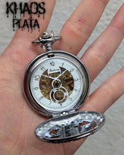 Cargar imagen en el visor de la galería, Reloj Khaos de mano 3
