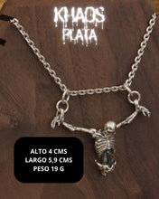 Cargar imagen en el visor de la galería, Colgante calavera perpetúa