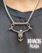 Cargar imagen en el visor de la galería, Colgante calavera perpetúa