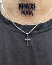Cargar imagen en el visor de la galería, Colgante cruz pequeña