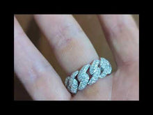 Cargar y reproducir el video en el visor de la galería, Anillo calavera moissanita