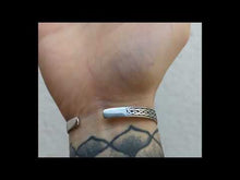 Cargar y reproducir el video en el visor de la galería, Brazalete mjolnir 2
