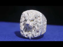 Cargar y reproducir el video en el visor de la galería, Anillo león moissanita