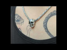 Cargar y reproducir el video en el visor de la galería, Colgante calavera 5