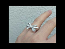 Cargar y reproducir el video en el visor de la galería, Anillo coquette moissanita