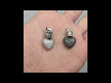 Cargar y reproducir el video en el visor de la galería, Colgante corazón zirconia cúbica