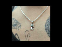 Cargar y reproducir el video en el visor de la galería, Colgante gatito