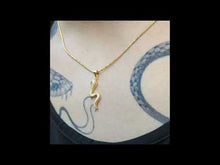 Cargar y reproducir el video en el visor de la galería, Serpiente Zirconia Cubica Acabado en Oro 18 K