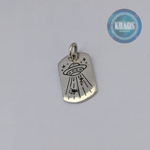 Cargar imagen en el visor de la galería, Colgante abducción