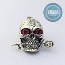 Cargar imagen en el visor de la galería, Colgante calavera 3