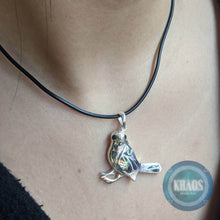 Cargar imagen en el visor de la galería, Colgante pajarito