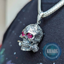 Cargar imagen en el visor de la galería, Colgante calavera 3