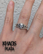 Cargar imagen en el visor de la galería, Anillo calavera cachuda ajustable

