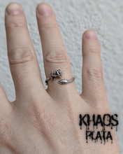 Cargar imagen en el visor de la galería, Anillo rosa y serpiente ajustable
