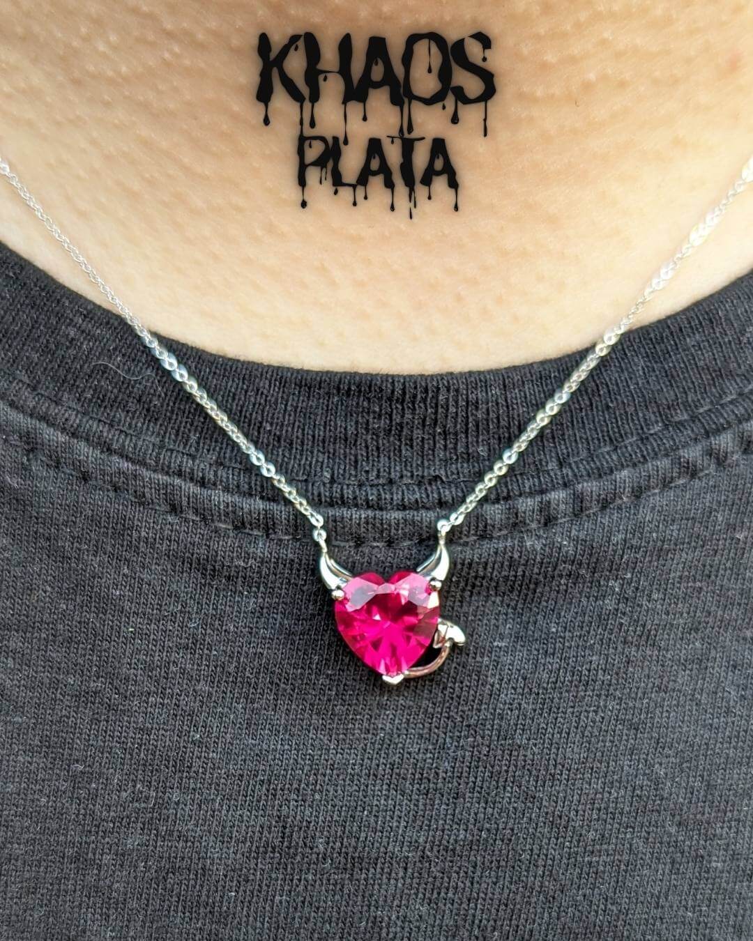 Collar corazón diablo