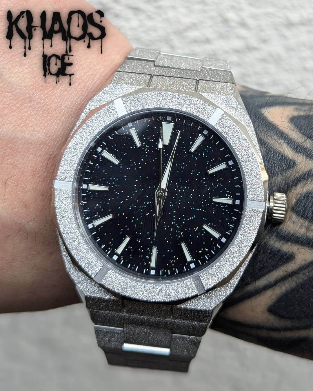 Reloj frosted blanco