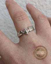 Cargar imagen en el visor de la galería, Anillo batman ajustable
