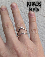 Cargar imagen en el visor de la galería, Anillo geométrico ajustable
