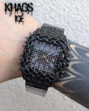Cargar imagen en el visor de la galería, Reloj cuadrado espinas zirconia cubica negro
