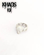 Cargar imagen en el visor de la galería, Anillo calavera zirconia cubica
