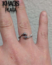 Cargar imagen en el visor de la galería, Anillo piscis ajustable
