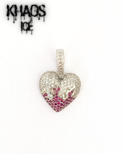 Cargar imagen en el visor de la galería, Collar corazón en llamas zirconia cubica

