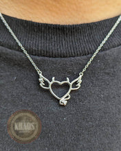 Cargar imagen en el visor de la galería, Collar corazón diablo 3 con cadena de 45 cms
