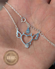Cargar imagen en el visor de la galería, Collar corazón diablo 3 con cadena de 45 cms
