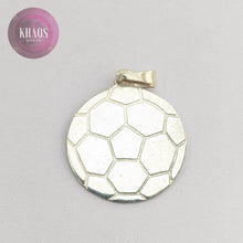 Cargar imagen en el visor de la galería, Colgante balón de futbol
