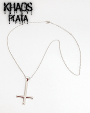 Cargar imagen en el visor de la galería, Collar cruz invertida 2
