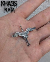 Cargar imagen en el visor de la galería, Prendedor grulla
