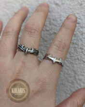 Cargar imagen en el visor de la galería, Anillo batman ajustable
