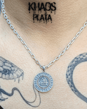 Cargar imagen en el visor de la galería, Colgante vegvisir valknut doble
