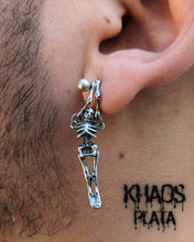 Cargar imagen en el visor de la galería, Aro calavera 4 por unidad
