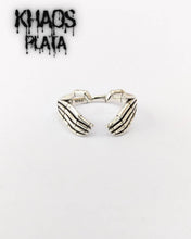 Cargar imagen en el visor de la galería, Anillo corazón calavera ajustable

