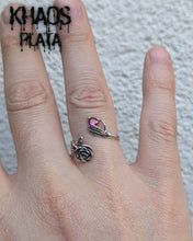 Cargar imagen en el visor de la galería, Anillo rosa corazón ajustable
