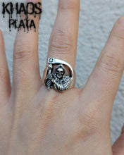 Cargar imagen en el visor de la galería, Anillo santa muerte
