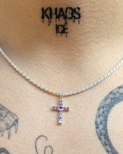 Cargar imagen en el visor de la galería, Colgante cruz zirconia cubica amatista
