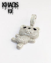 Cargar imagen en el visor de la galería, Colgante oso 2 zirconia cubica
