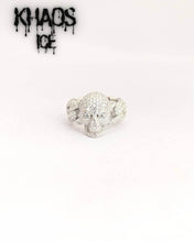 Cargar imagen en el visor de la galería, Anillo calavera zirconia cubica
