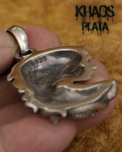 Cargar imagen en el visor de la galería, Colgante Medusa 2
