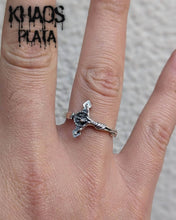 Cargar imagen en el visor de la galería, Anillo Cristo ajustable
