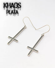 Cargar imagen en el visor de la galería, Aros cruz invertida par
