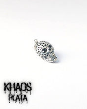 Cargar imagen en el visor de la galería, Colgante calavera 4
